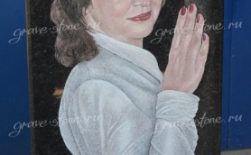Женский портрет с рукой